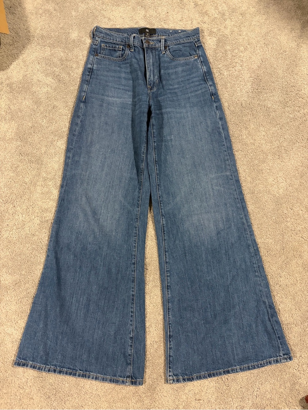 Wide-Leg Women's Jeans in Medium Blue